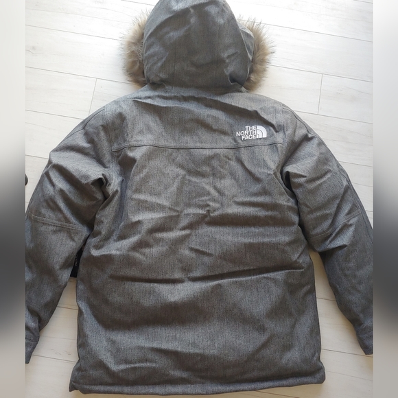 THE NORTH FACE NEW Novelty McMurdo Down Parka Gray - Picture 12 of 14